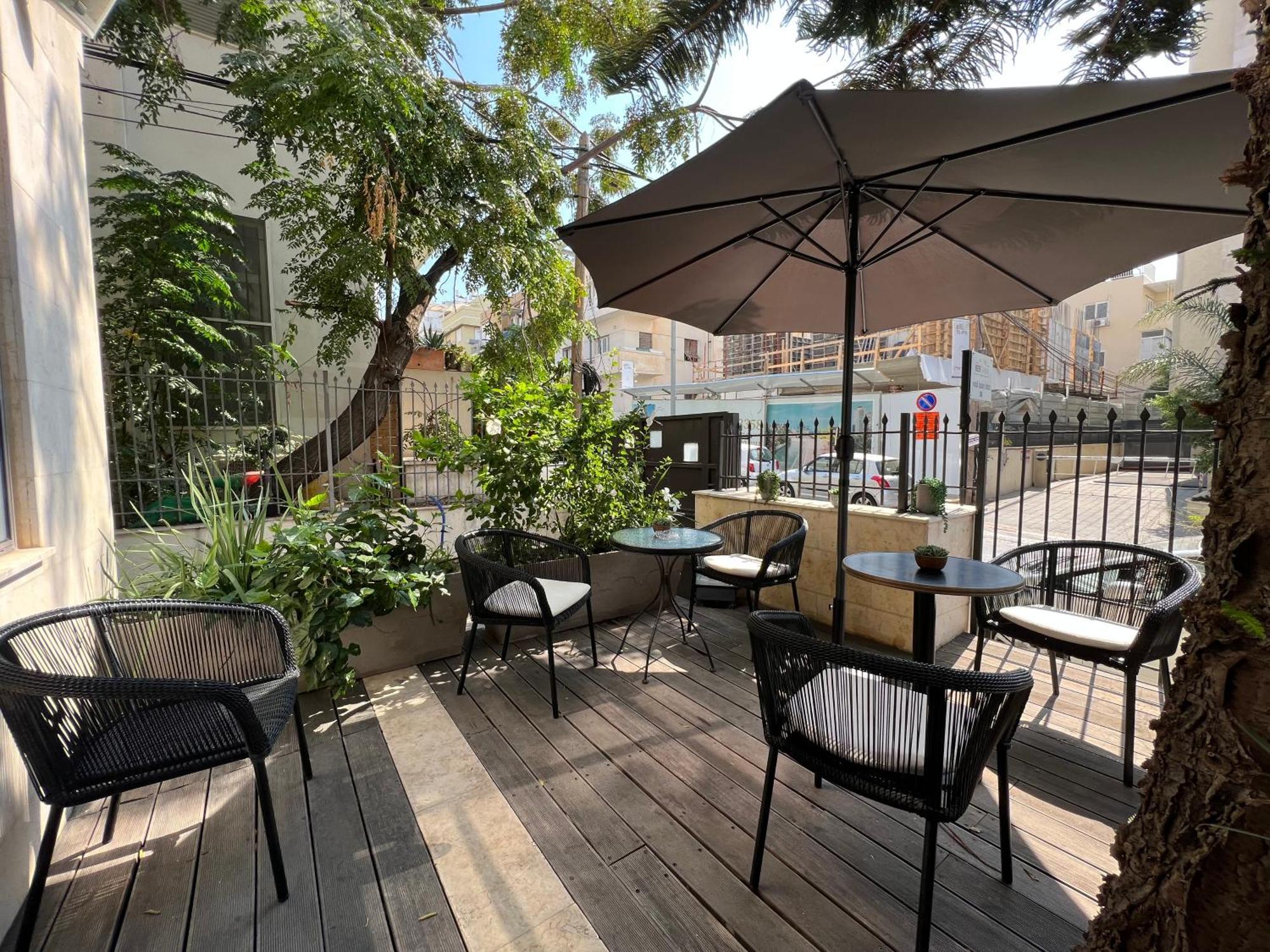 Beer Garden Hotel Тель-Авів Екстер'єр фото